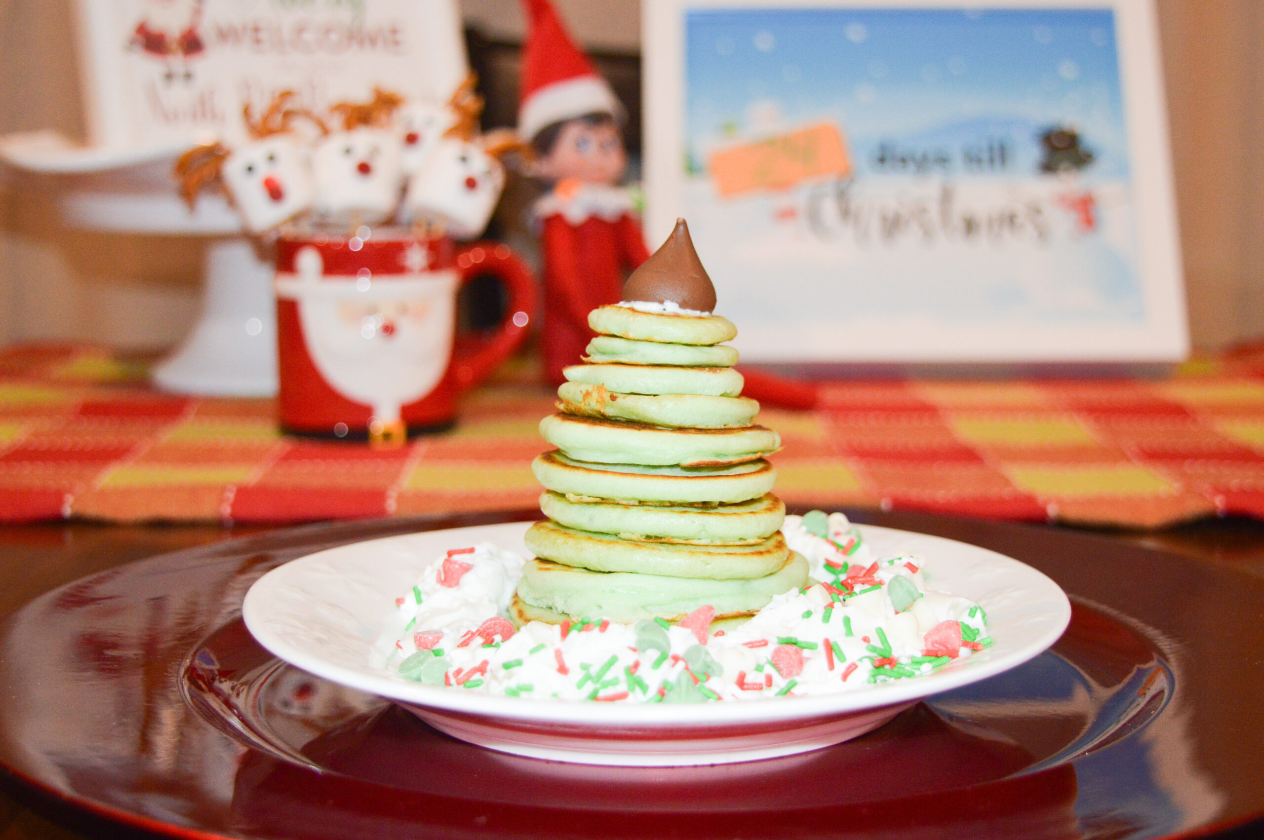 Inspiration for North pole Breakfast - pancakes make into a Christmas tree